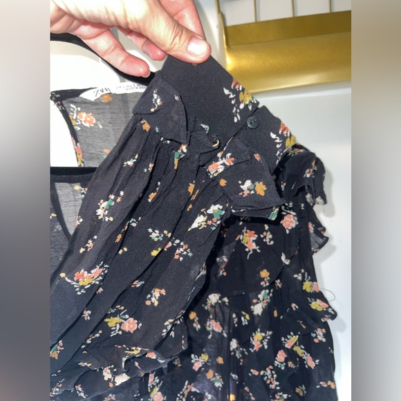Zara Large Black Floral Ruffle Detail Long Sleeve Top - Picture 5 of 11